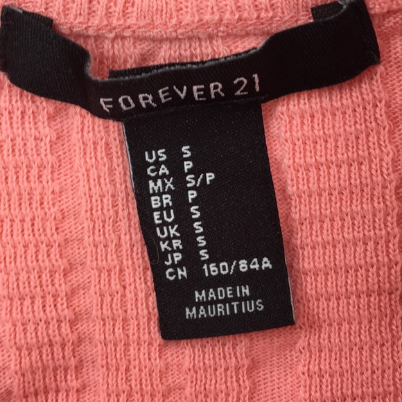 NWOT Forever 21 pink crop top - size s - Picture 3 of 4